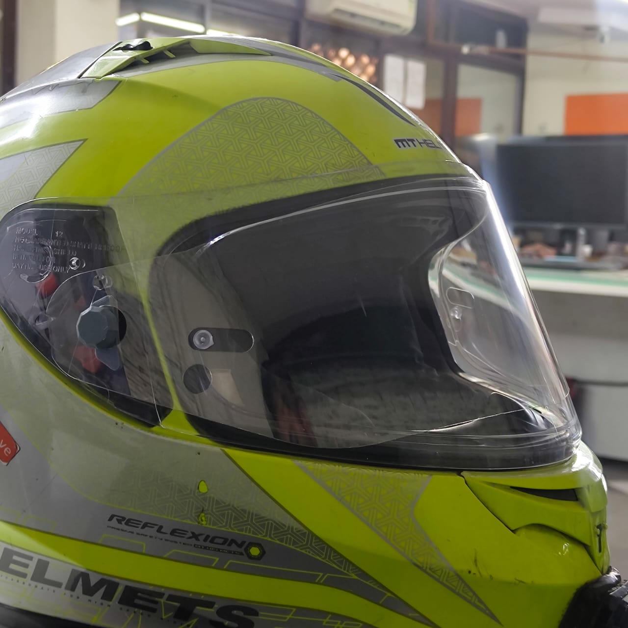Visor Pro - Helmet visor Protection Tear Off system -100% Reusable Film