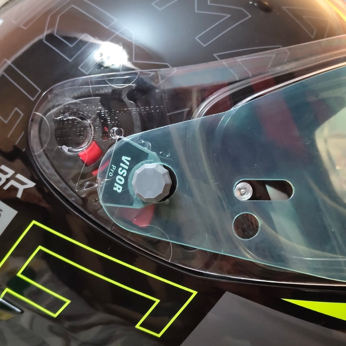 Visor Pro - Helmet visor Protection Tear Off system -100% Reusable Film